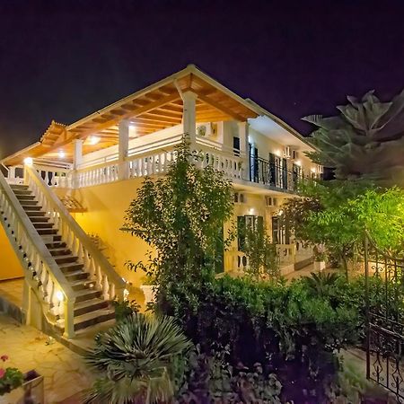 Kapetanios Luxury Aparthotel Agios Georgios  Exterior photo