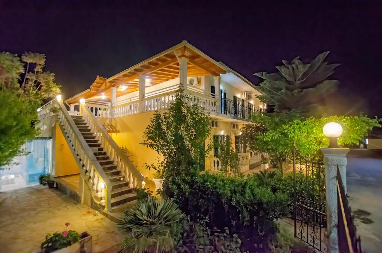 Kapetanios Luxury Aparthotel Agios Georgios  Exterior photo