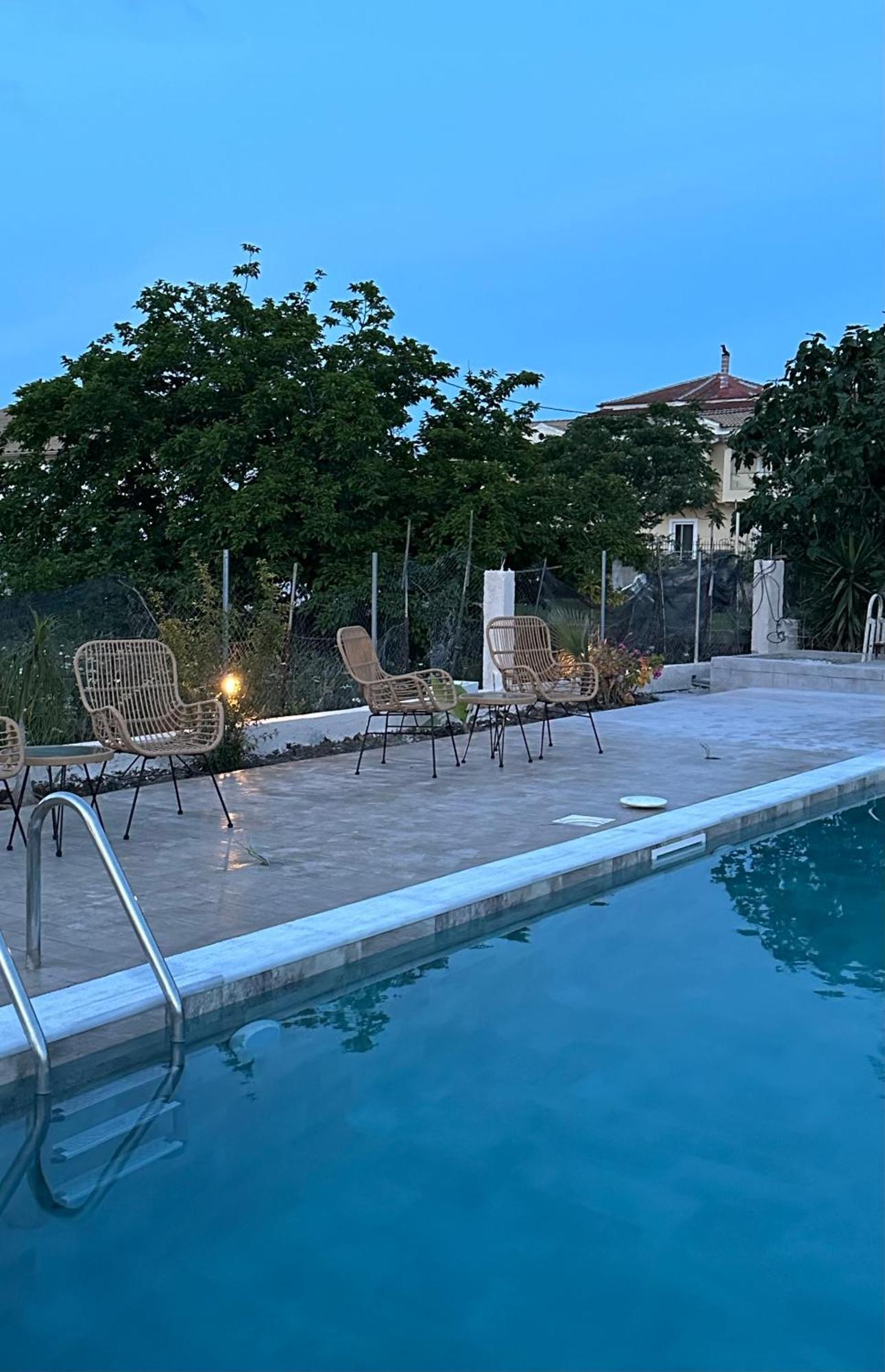 Kapetanios Luxury Aparthotel Agios Georgios  Exterior photo